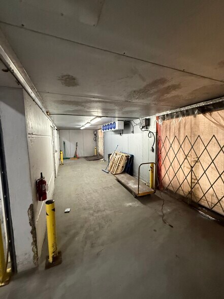 More Photos Of 1955 3rd Ave S, Saint Petersburg Warehouse For Lease