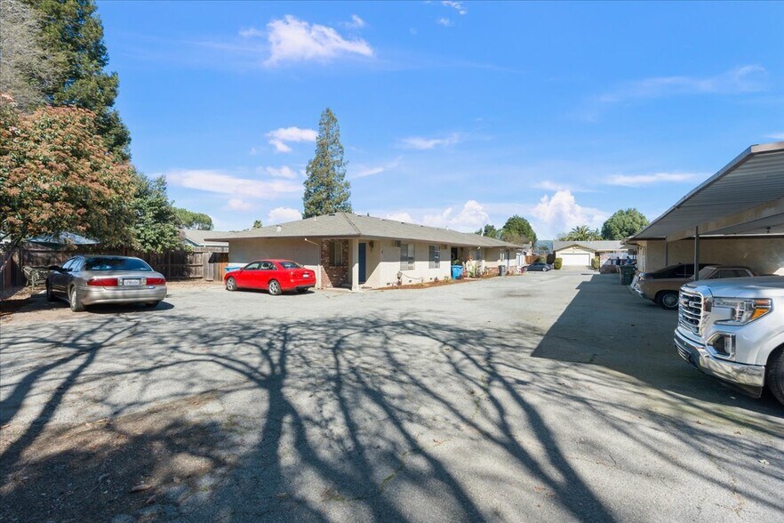 More Photos Of 8275 Westwood Dr, Gilroy Apartments For Sale