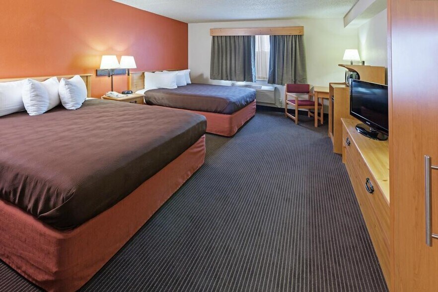 More Photos Of 2405 S El Camino Dr, Sayre Hotel For Sale