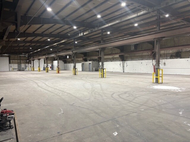 More Photos Of 1492 E Grand River Ave, Williamston Warehouse For Lease