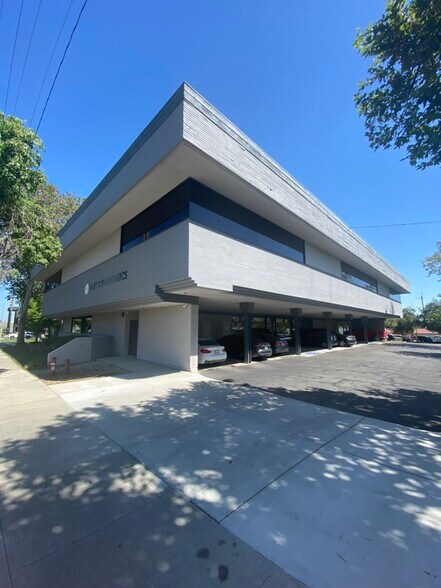 More Photos Of 195 N Euclid Ave, Upland Office For Lease