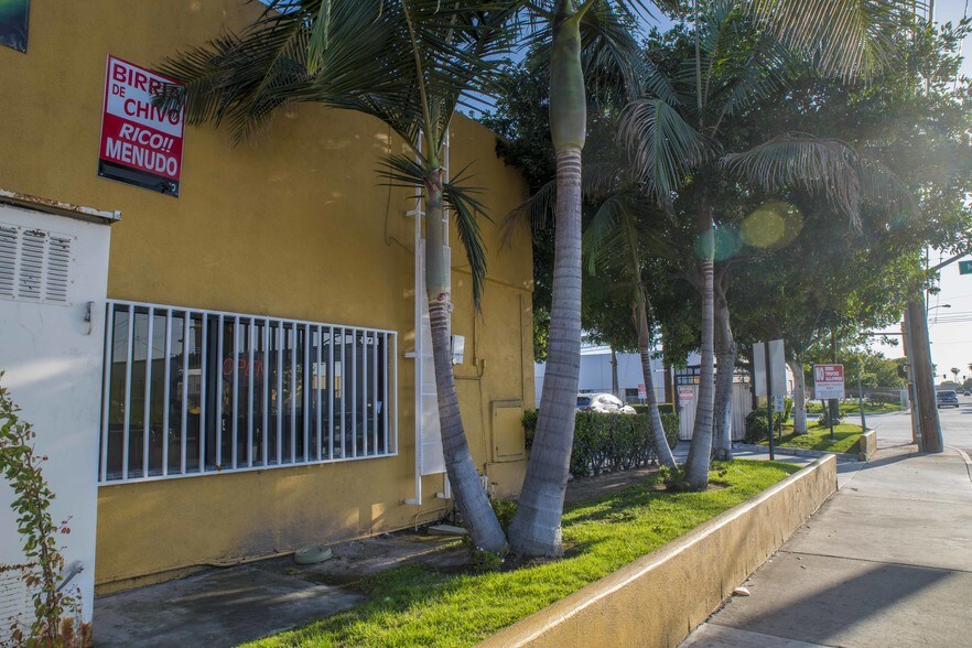 More Photos Of 16502 S Main St, Gardena General Retail For Sale