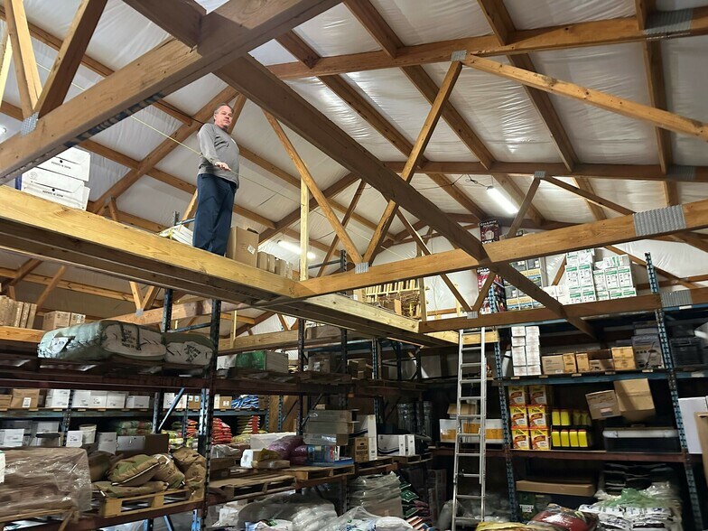 More Photos Of 2616 Colonel Thomson Hwy, Saint Matthews Freestanding For Sale