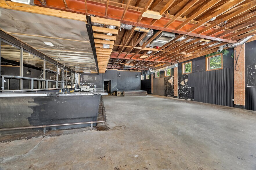 More Photos Of 4218 Washington Ave, Houston Bar For Sale