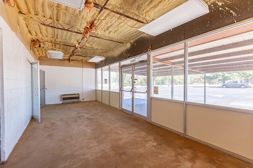 More Photos Of 8713 E Main, Midwest City Light Distribution For Sale