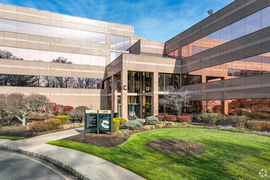 More Photos Of 300 Interpace Pky, Parsippany Office For Lease