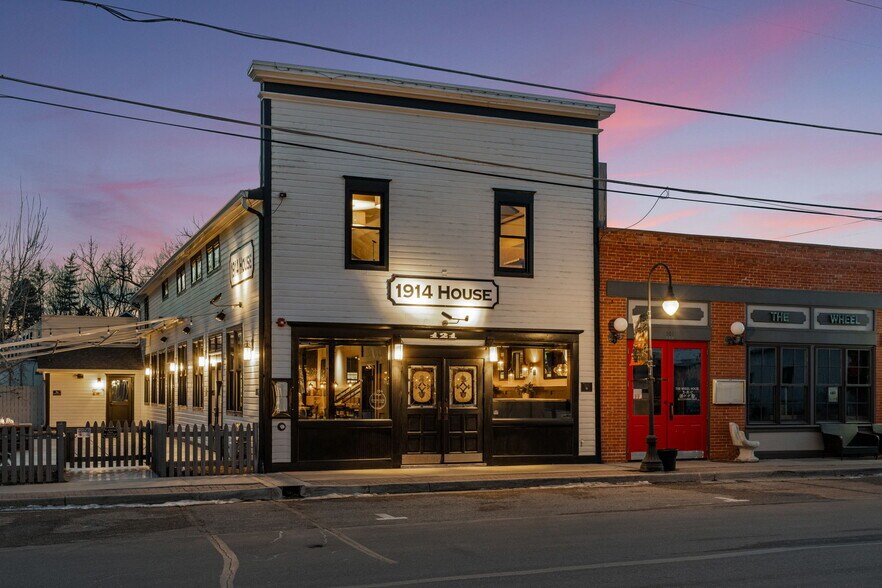Primary Photo Of 121 E 2nd Ave, Niwot Restaurant For Lease