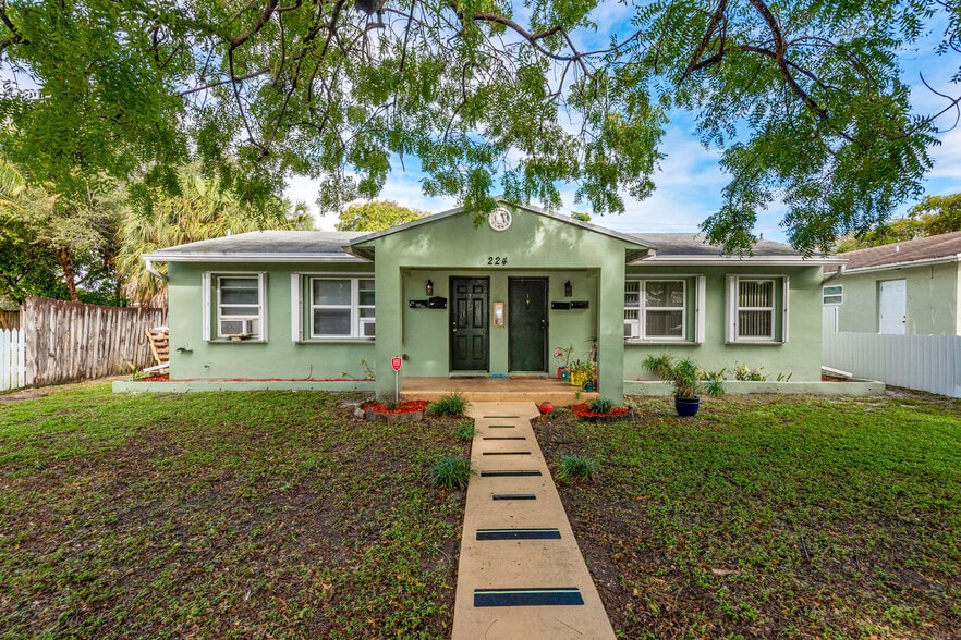 More Photos Of 224 SW 15th St, Dania Beach Apartments For Sale