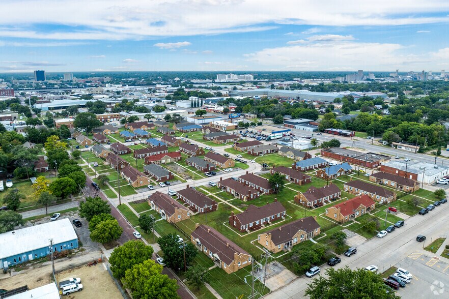 More Photos Of 1516 E 3rd St, Wichita Apartments For Sale