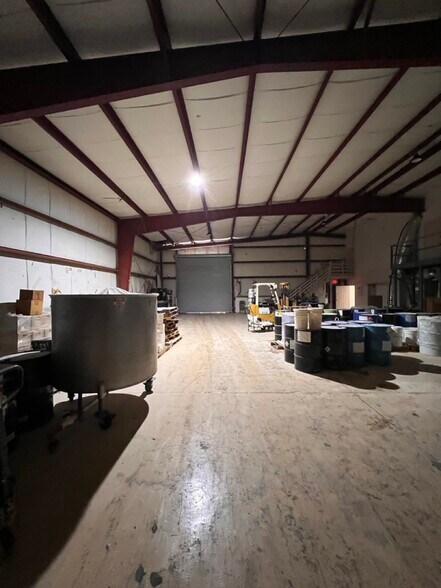 More Photos Of 360 Old Sanford Oviedo Rd, Winter Springs Manufacturing For Lease