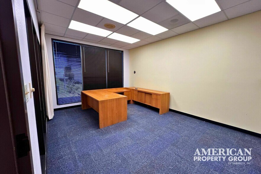 More Photos Of 2100 S Tamiami Trl, Venice Office For Lease