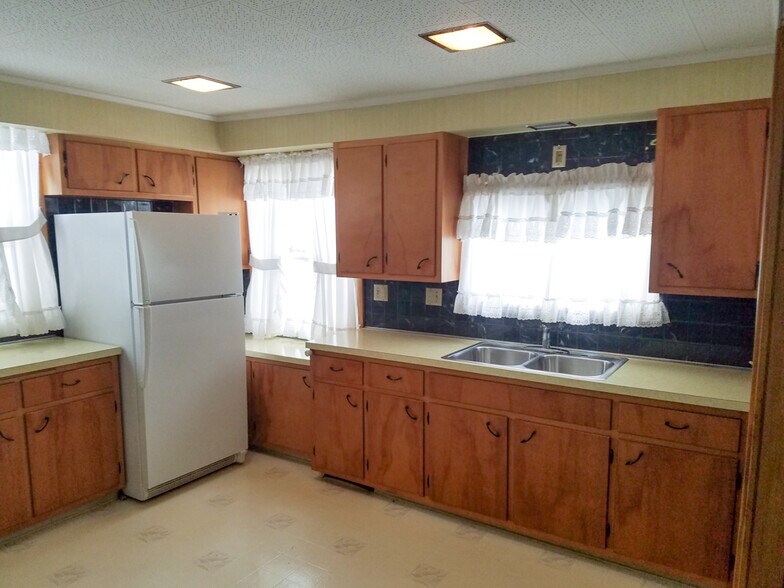 More Photos Of 1305 Whipple Ave NW, Canton Office For Lease