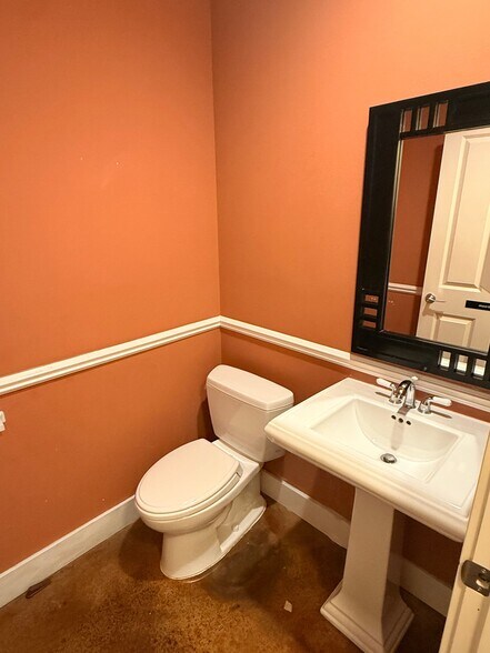 More Photos Of 1510 NE Fairview Village St, Fairview Office Residential For Lease