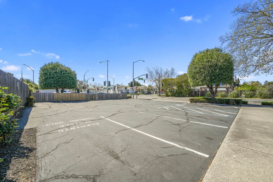 More Photos Of 2100 Tennessee St, Vallejo Office For Sale