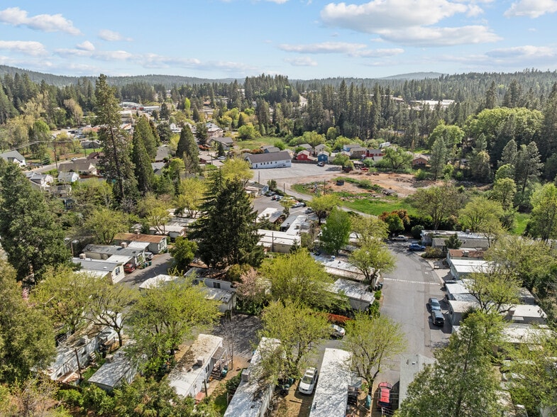 More Photos Of 639 Whiting St St, Grass Valley Manufactured Housing Mobile Home Park For Sale