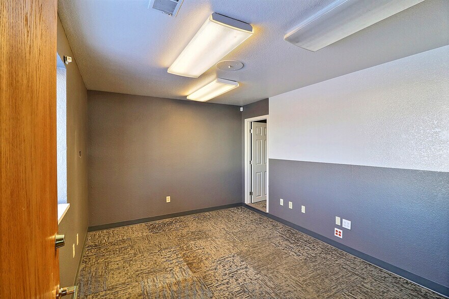 More Photos Of 1616 2nd Ave, Greeley Service For Lease