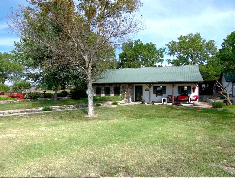 More Photos Of 505 Meridian Rd, Miltonvale Hospitality For Sale