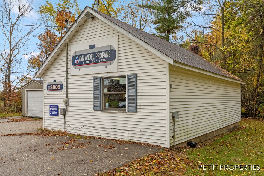 More Photos Of 3805 S Ravenna Rd, Ravenna Office For Sale