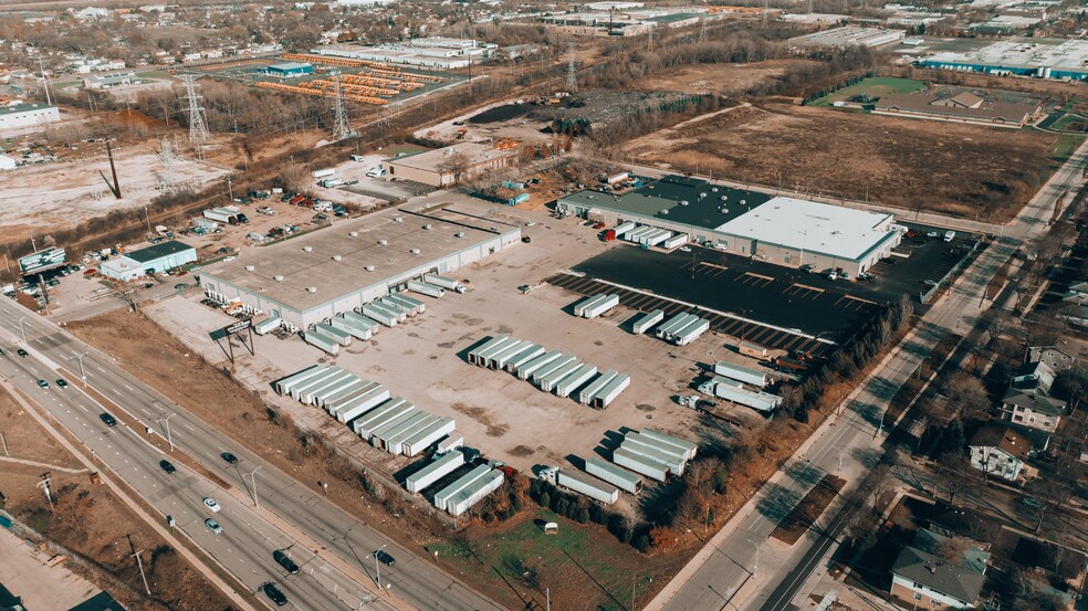 More Photos Of 6000-6066 N 76th St, Milwaukee Warehouse For Lease