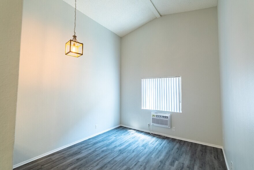 More Photos Of 311 S New Hampshire Ave, Los Angeles Apartments For Sale