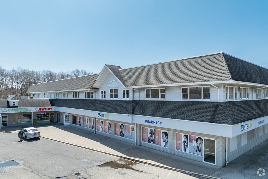 More Photos Of 5505-5507 Nesconset Hwy, Mount Sinai General Retail For Lease