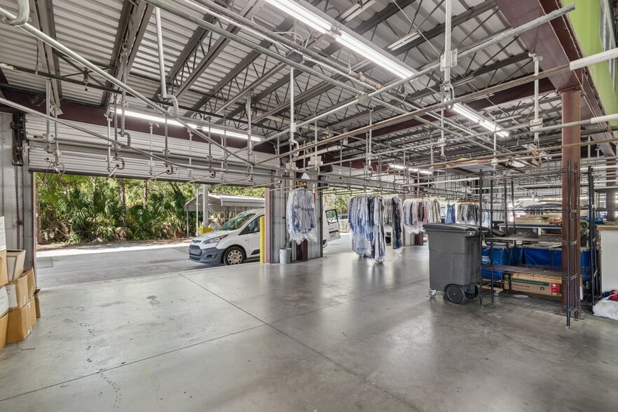 More Photos Of 9945 Race Track Rd, Tampa Industrial For Sale