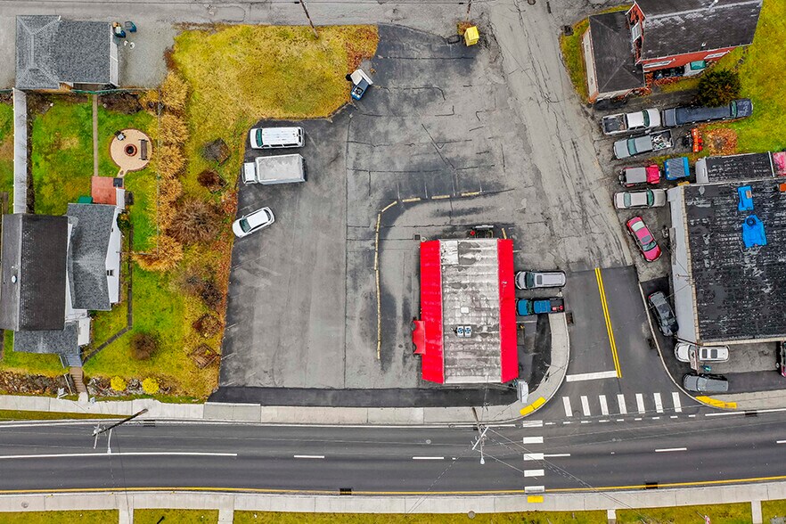 More Photos Of 321 N 4th St, Youngwood Freestanding For Sale