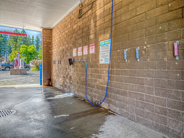 More Photos Of 640 Main Street, Chester Carwash For Sale