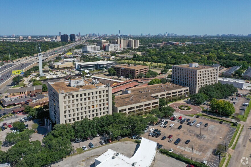 More Photos Of 8313 Southwest Fwy, Houston Unknown For Lease