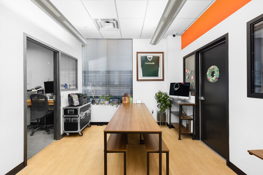 More Photos Of 934 Glenwood Ave SE, Atlanta Loft Creative Space For Sale