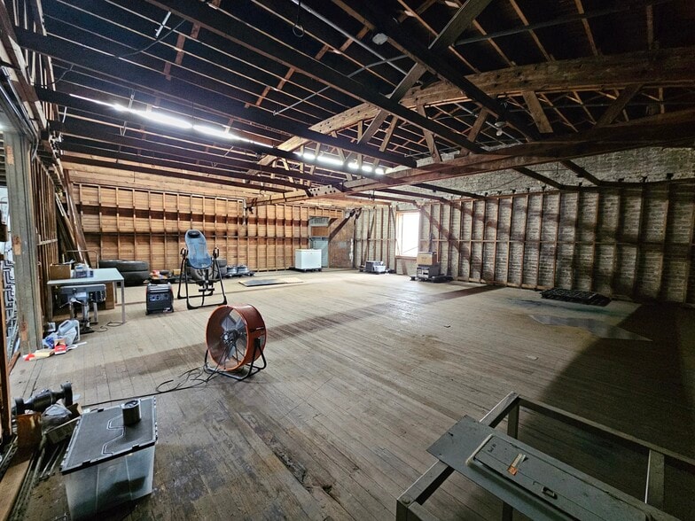 More Photos Of 316 S Bernadotte St, New Orleans Warehouse For Sale