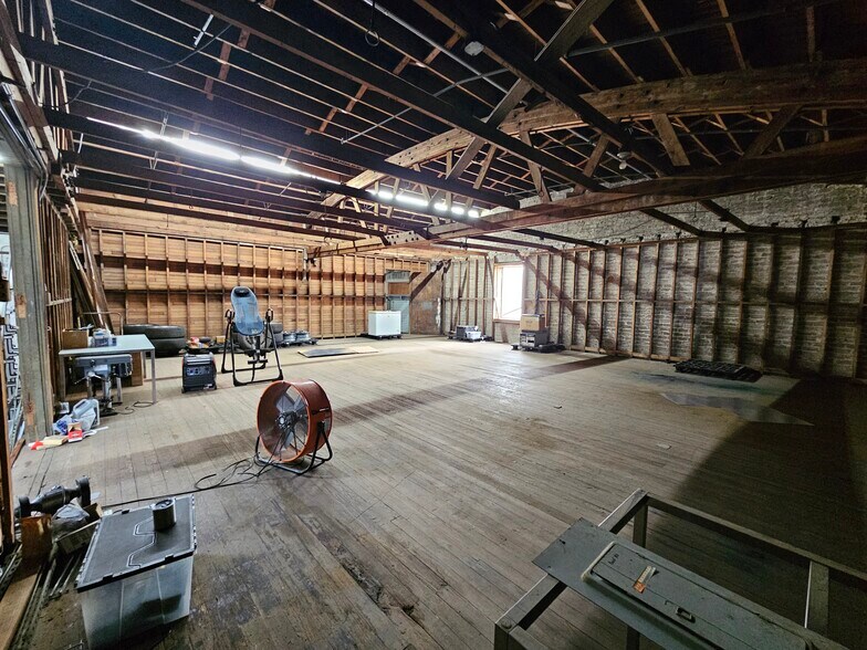 More Photos Of 316 S Bernadotte St, New Orleans Warehouse For Lease