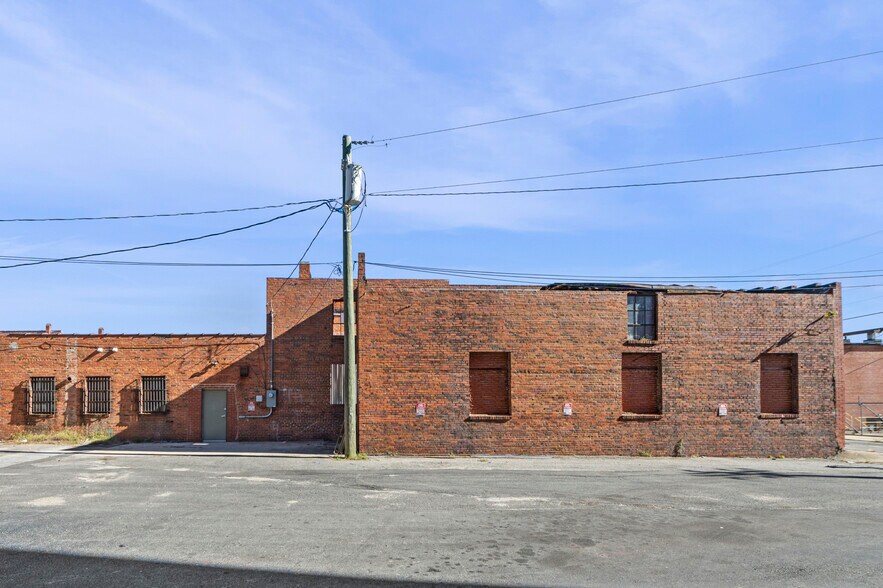 More Photos Of 119 S 3rd St, Smithfield Storefront For Sale