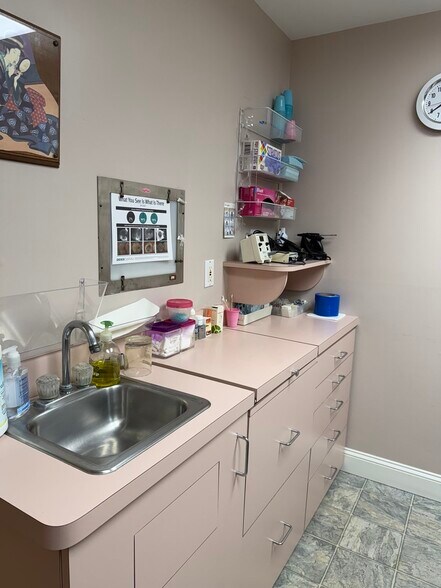More Photos Of 510 Thacher St, Attleboro Medical For Sale