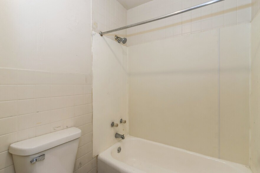 More Photos Of 320 2nd St, Coralville Office For Sale