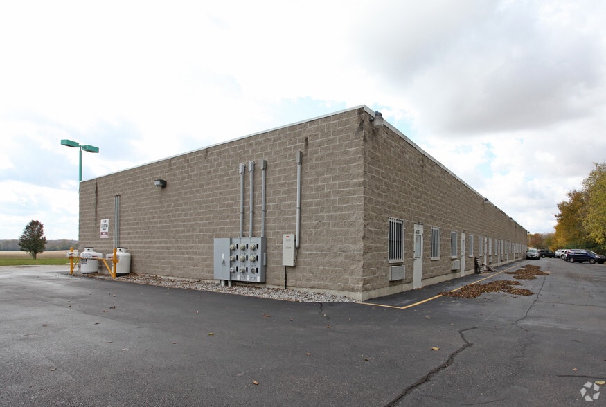 More Photos Of 4601-4633 Soldiers Home Miamisburg Rd, Miamisburg Showroom For Sale
