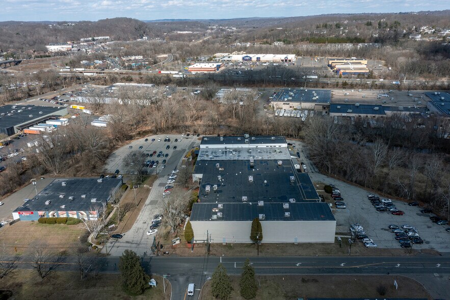 More Photos Of 1-3 Corporate Dr, Danbury Light Manufacturing For Sale