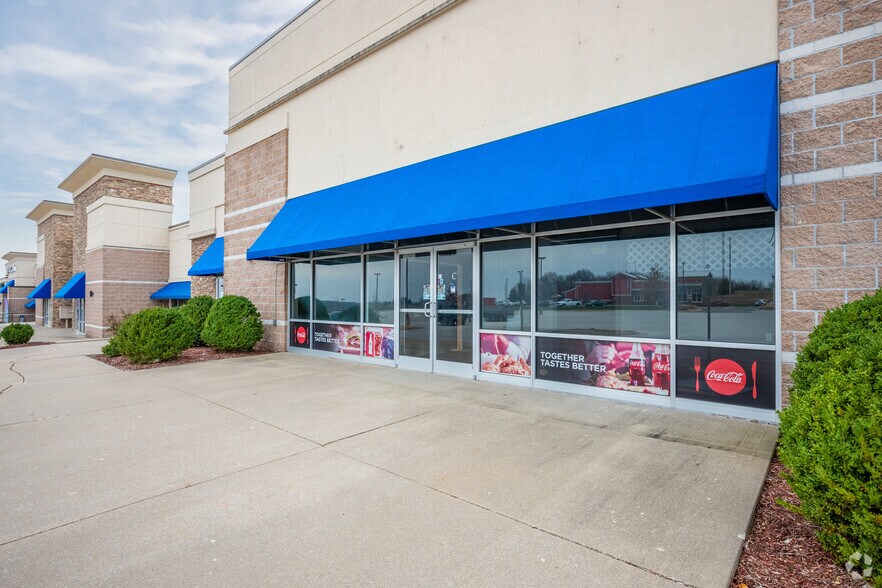 More Photos Of 1125 N Simpson Dr, Warrensburg General Retail For Sale