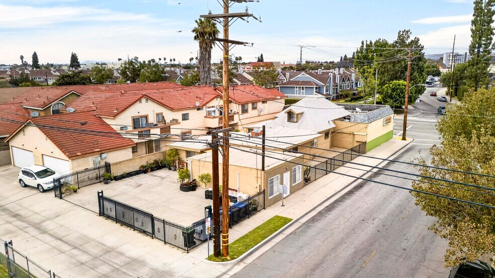 More Photos Of 13809 Funston Ave, Norwalk Flex For Sale