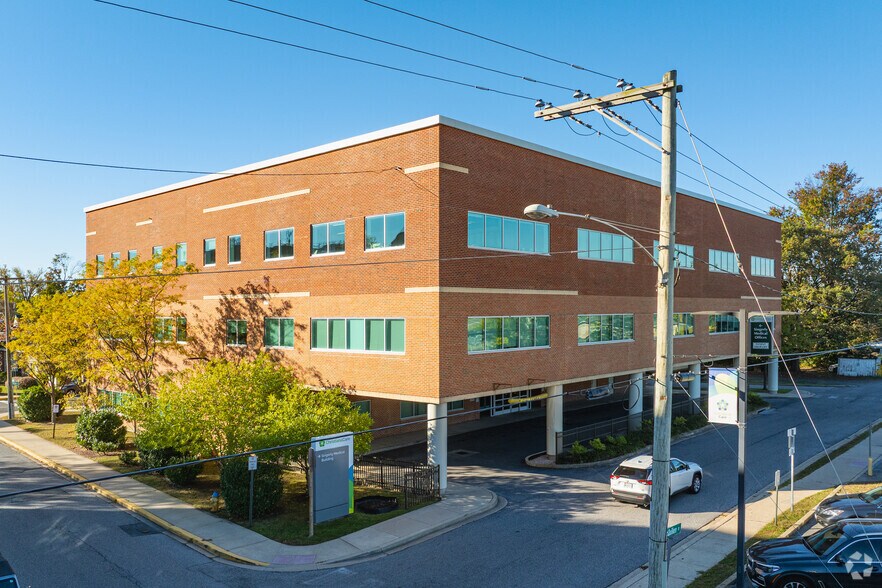 More Photos Of 137 W High St, Elkton Medical For Sale