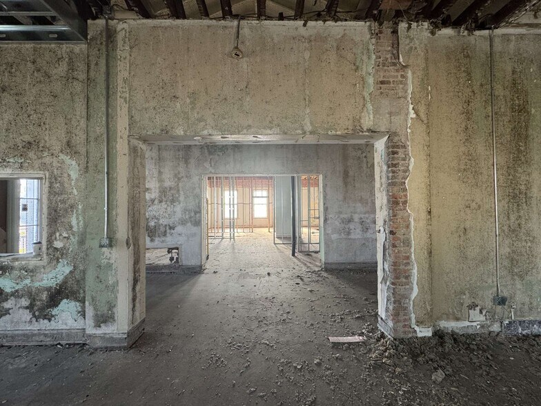 More Photos Of 1020 Maxwell Blvd, Montgomery General Retail For Lease