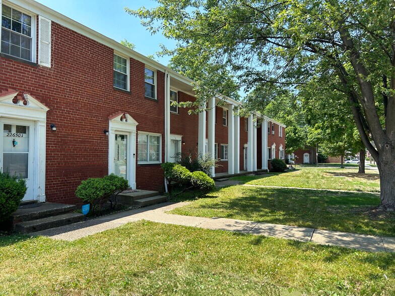 More Photos Of 430 Kenwood Dr, Euclid Apartments For Sale