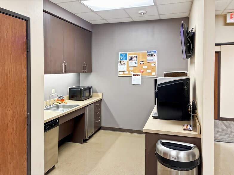 More Photos Of 1452 Hughes Rd, Grapevine Coworking Space