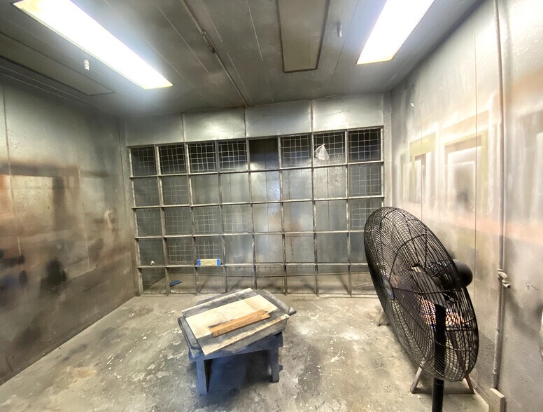 More Photos Of 2252 W Washington Blvd, Los Angeles Warehouse For Sale