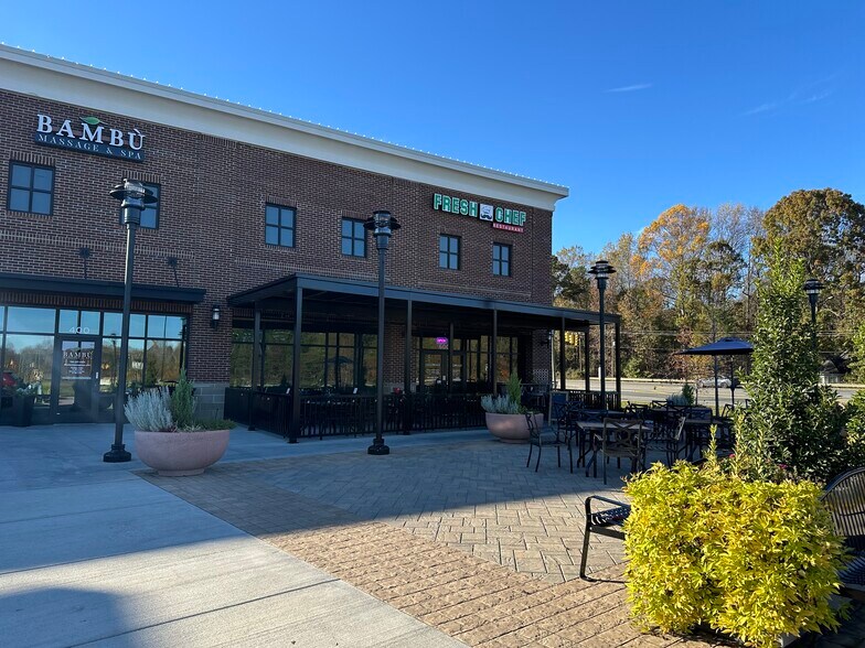 Primary Photo Of 14013 N Creek Village Dr, Huntersville Unknown For Lease