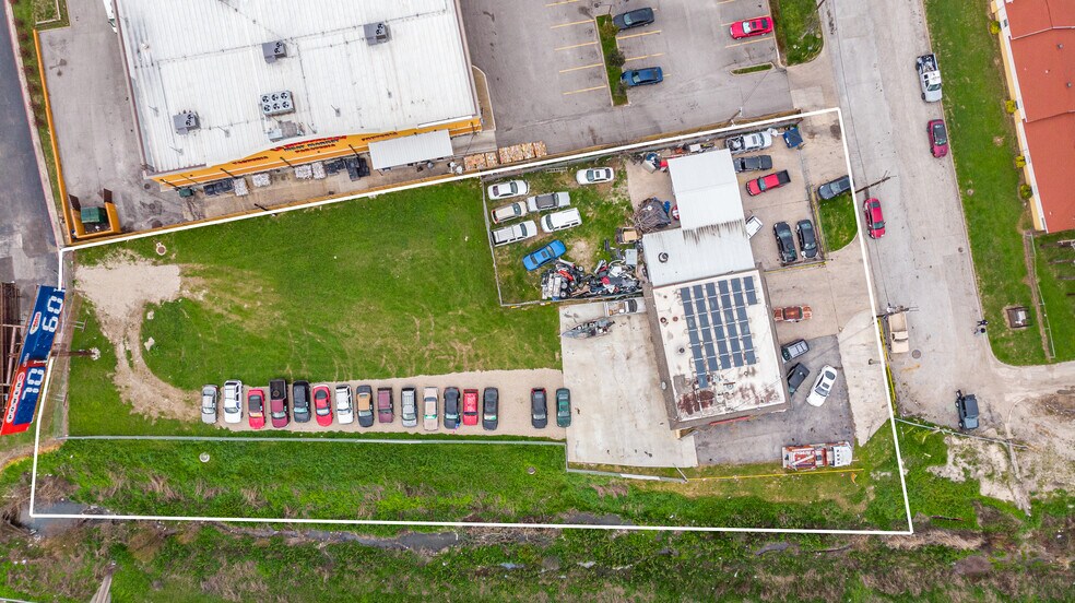 More Photos Of 410 W Elmore Ave, Dallas Auto Dealership For Sale
