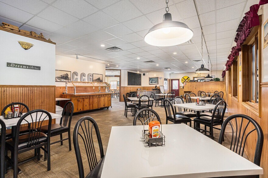 More Photos Of 6225 W D Ave, Kalamazoo Restaurant For Sale
