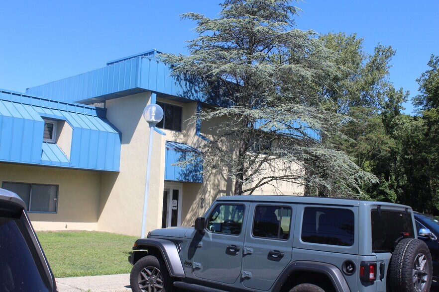 More Photos Of 3321 Doris Ave, Ocean Unknown For Lease