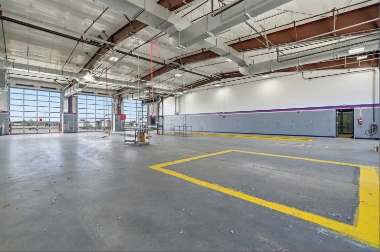 More Photos Of 7176 Nugget, Evansville Service Station For Lease