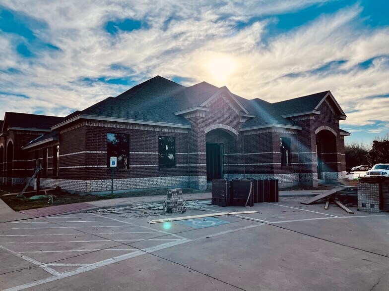 More Photos Of 1511 W McDermott #2 Dr, Allen Medical For Sale